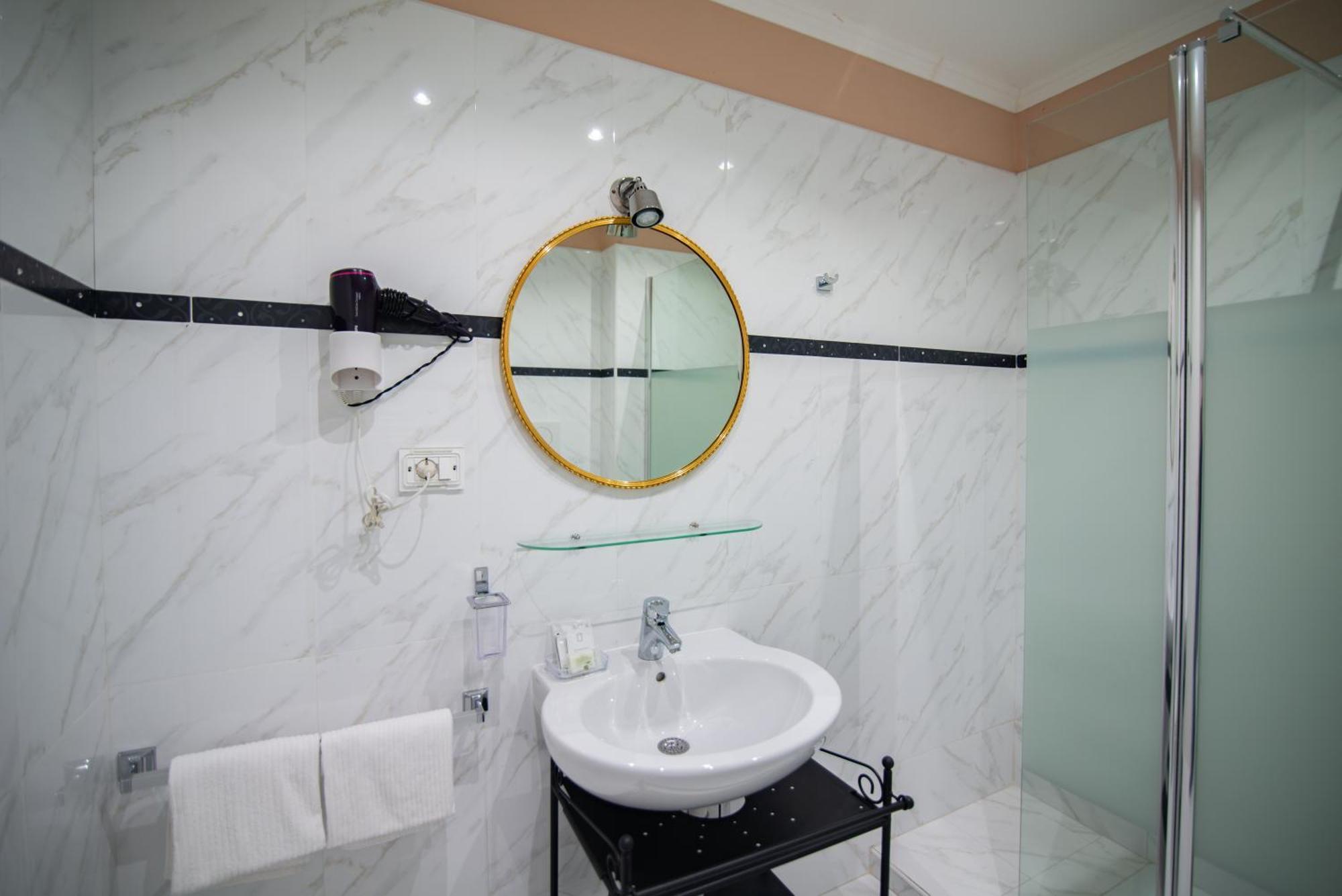 Home Grifondoro Affittacamere Генуя Экстерьер фото
