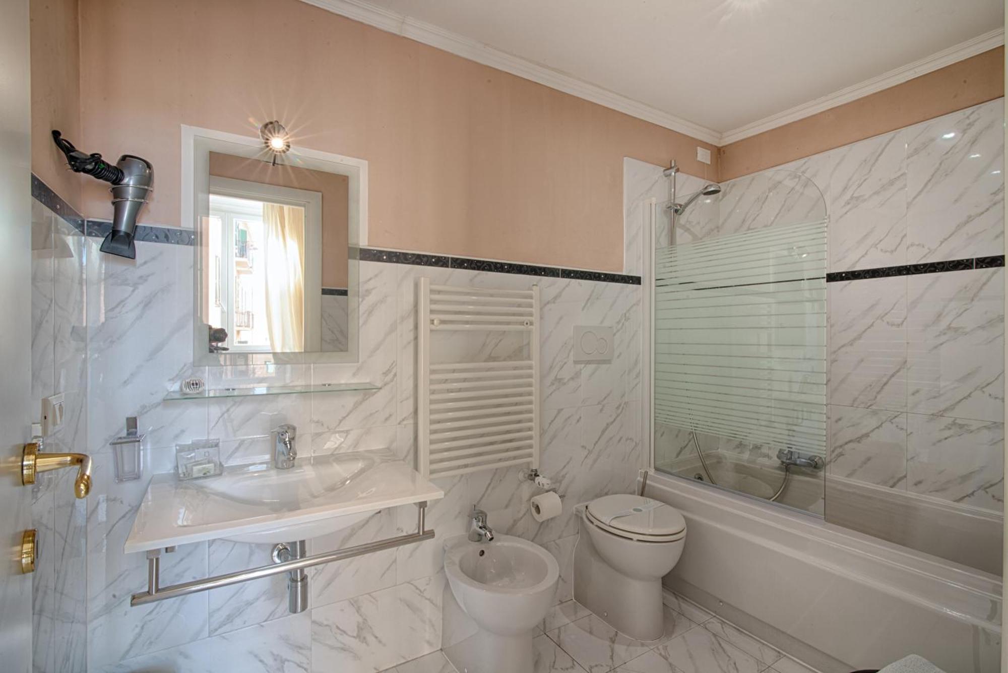Home Grifondoro Affittacamere Генуя Экстерьер фото